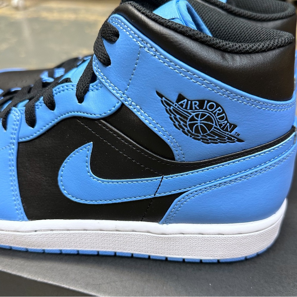 Nike Air Jordan 1 Mid University Blue Black DQ8426-401 10.5 Carolina Tarheels - Picture 11 of 11